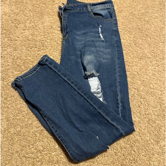 Ripped jeans - Picture 2 of 3